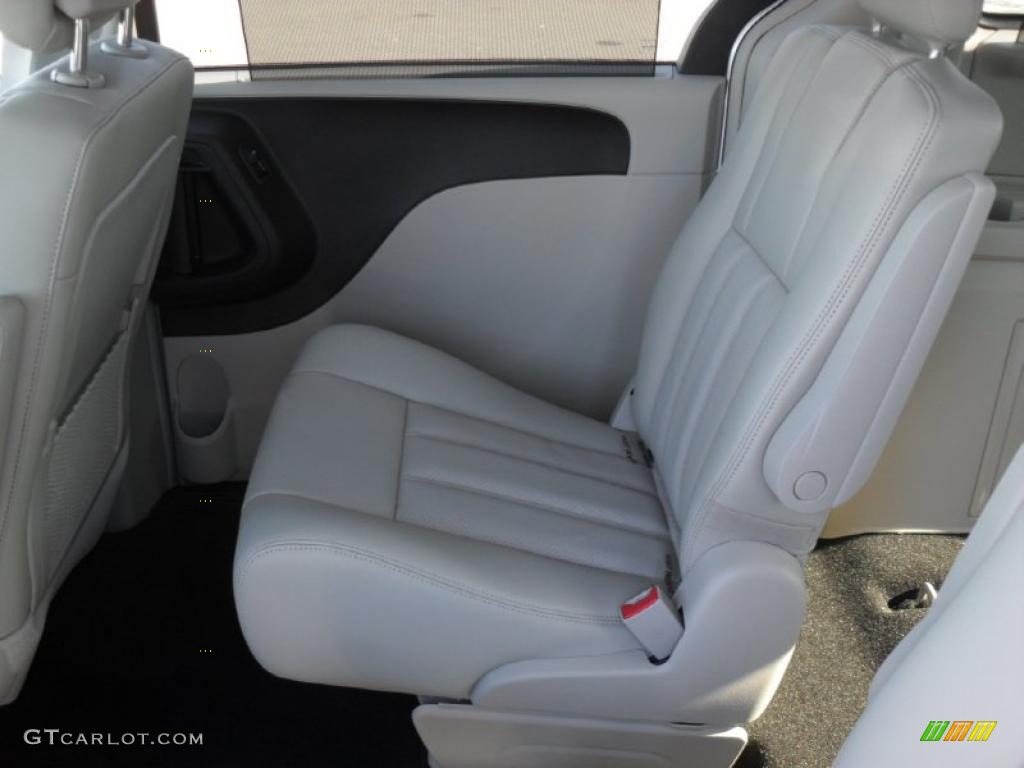 Black/Light Graystone Interior 2011 Chrysler Town & Country Touring - L Photo #43046664