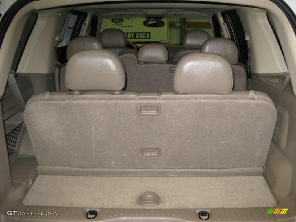 2004 Ford Explorer Eddie Bauer 4x4 Trunk Photo #43052940