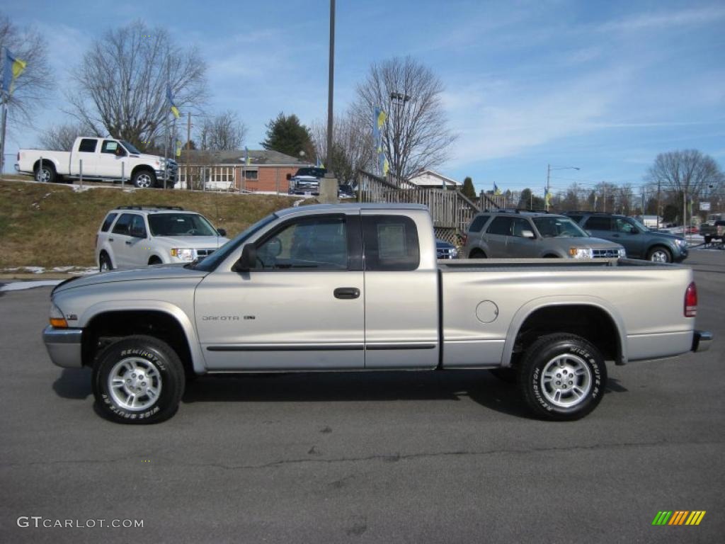 1997 Dakota SLT Extended Cab 4x4 - Light Driftwood Metallic / Camel photo #1