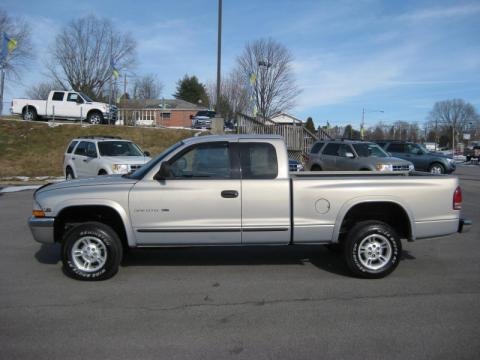 1997 Dodge Dakota SLT Extended Cab 4x4 Data, Info and Specs