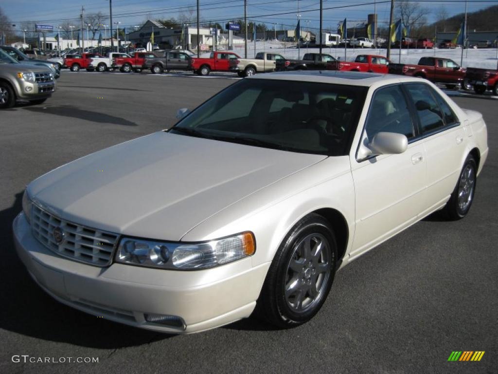 White Diamond 2003 Cadillac Seville STS Exterior Photo #43054256