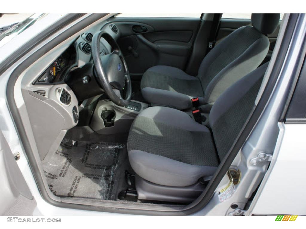 Medium Graphite Interior 2004 Ford Focus LX Sedan Photo #43057192