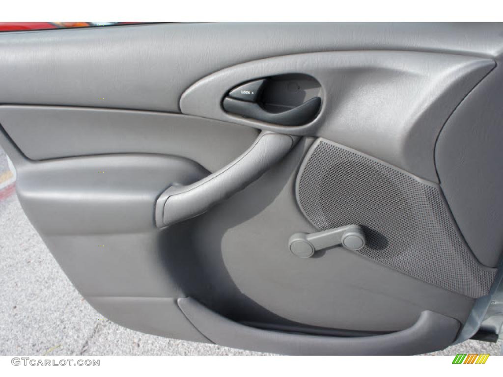 2004 Ford Focus LX Sedan Door Panel Photos