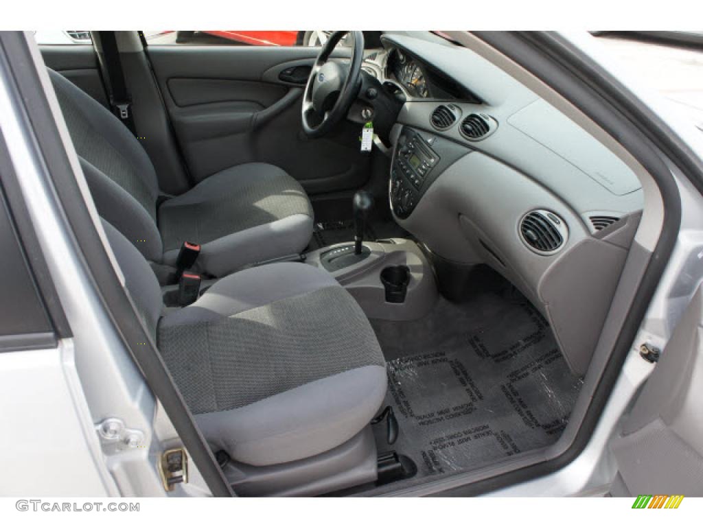 Medium Graphite Interior 2004 Ford Focus LX Sedan Photo #43057268