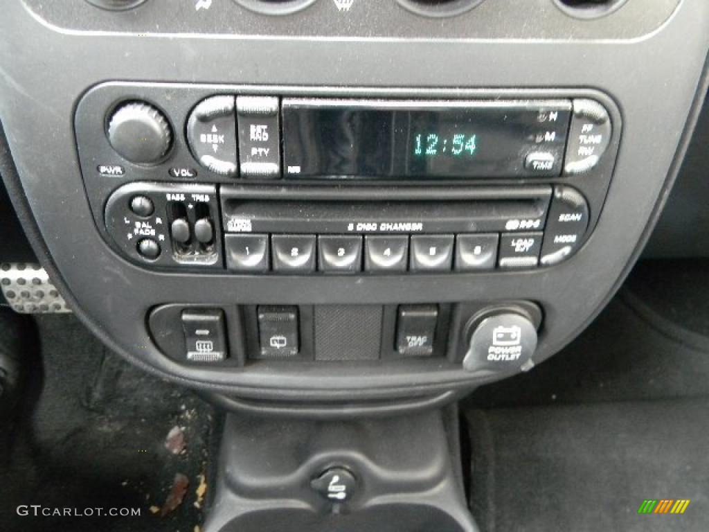2004 Chrysler PT Cruiser GT Controls Photo #43062436