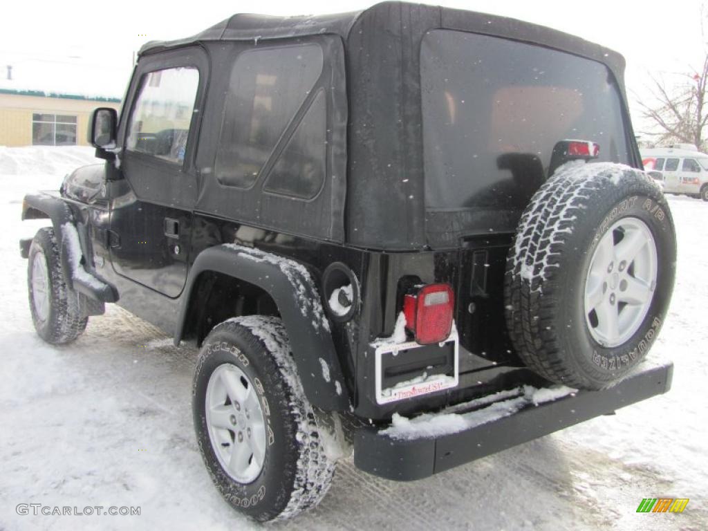 2005 Wrangler X 4x4 - Black / Dark Slate Gray photo #2