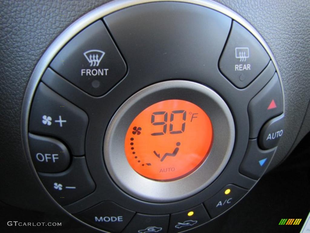 2011 Nissan Cube 1.8 SL Controls Photo #43072758