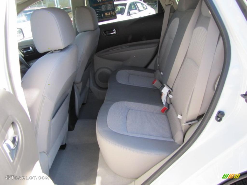 2011 Rogue SV - Pearl White / Gray photo #13
