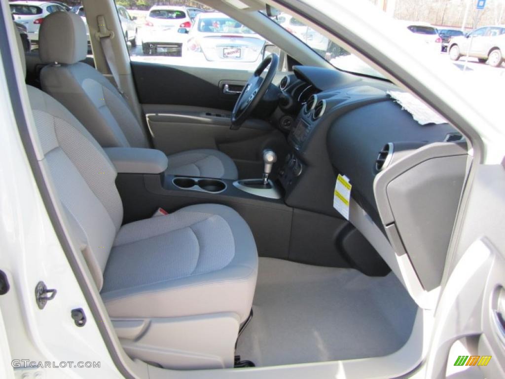 2011 Rogue SV - Pearl White / Gray photo #15