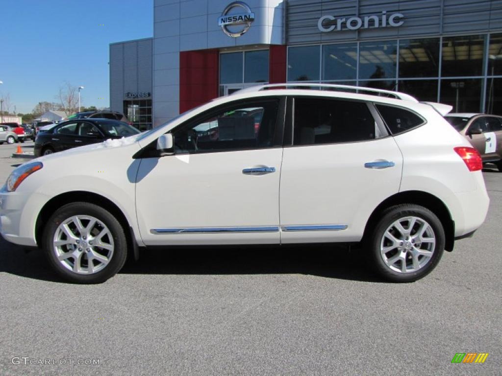 2011 Rogue SL - Pearl White / Gray photo #2