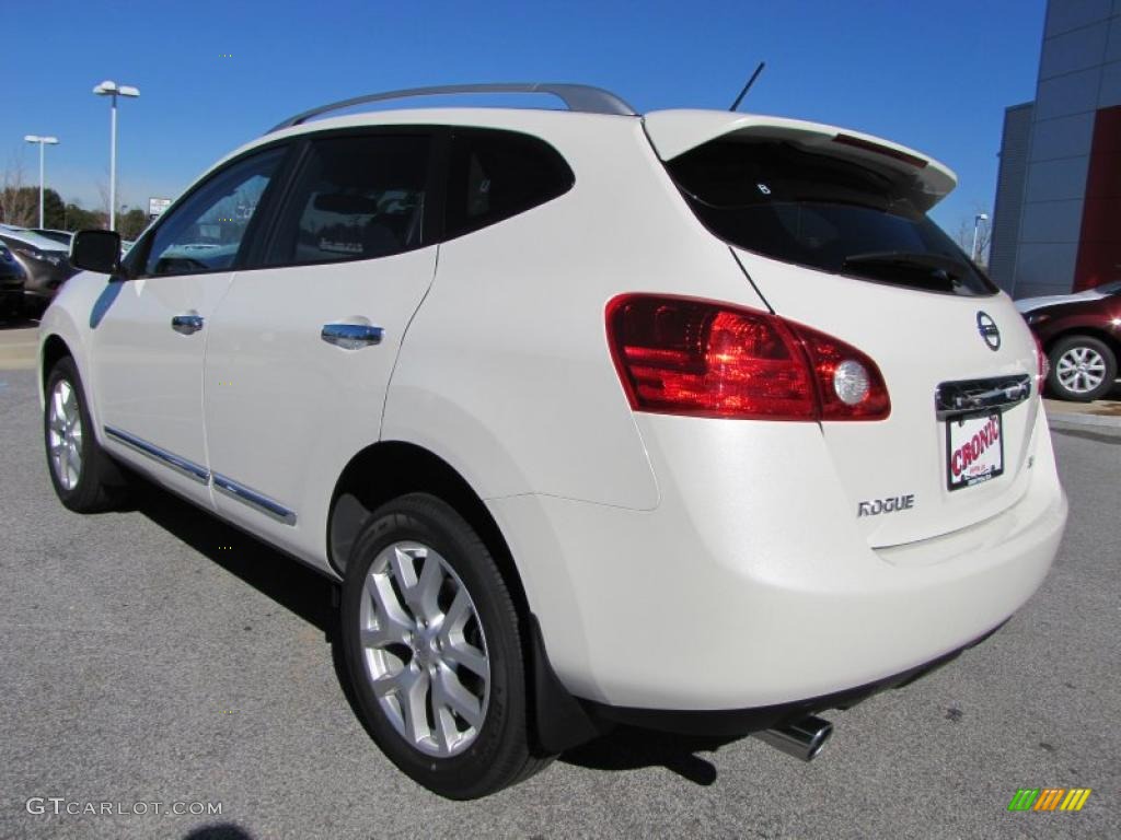 2011 Rogue SL - Pearl White / Gray photo #3