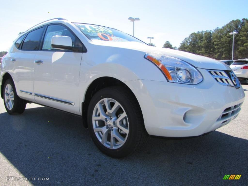 2011 Rogue SL - Pearl White / Gray photo #7