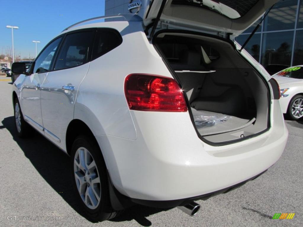 2011 Rogue SL - Pearl White / Gray photo #13