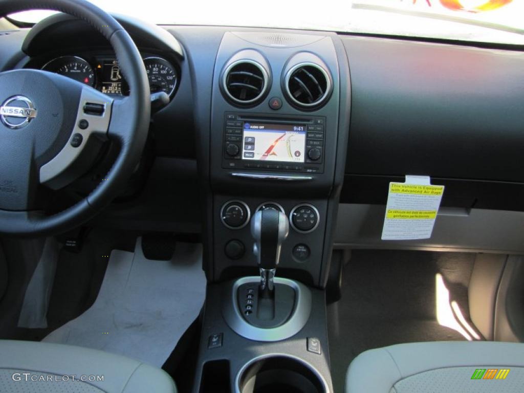 2011 Rogue SL - Pearl White / Gray photo #15