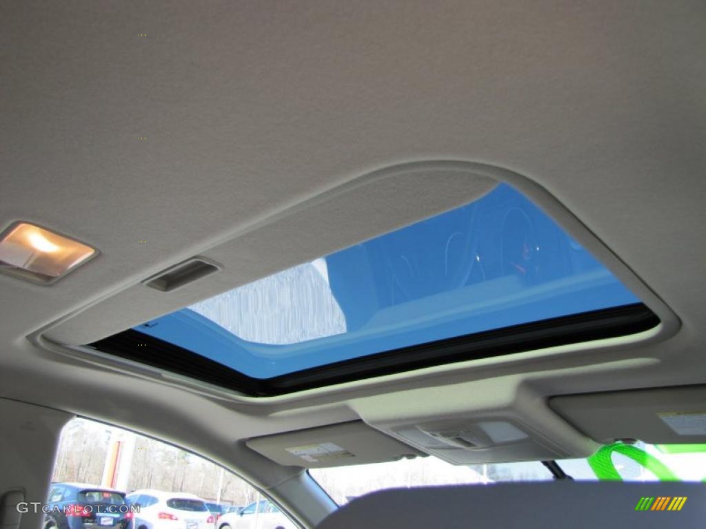 2011 Rogue SL - Pearl White / Gray photo #17