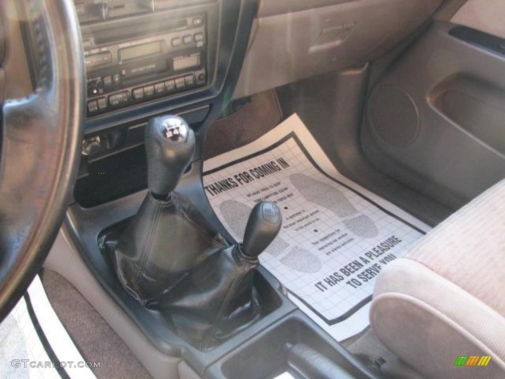 1996 Toyota 4Runner SR5 4x4 5 Speed Manual Transmission Photo #43078167