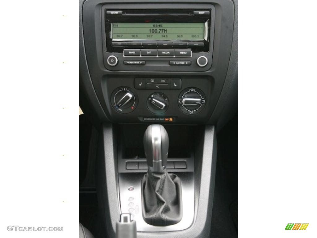 2011 Jetta SE Sedan - Platinum Gray Metallic / Titan Black photo #13