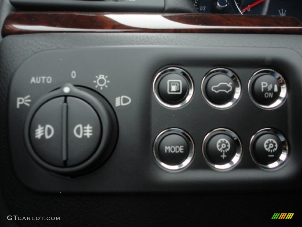 2011 Maserati GranTurismo S Automatic Controls Photo #43081918