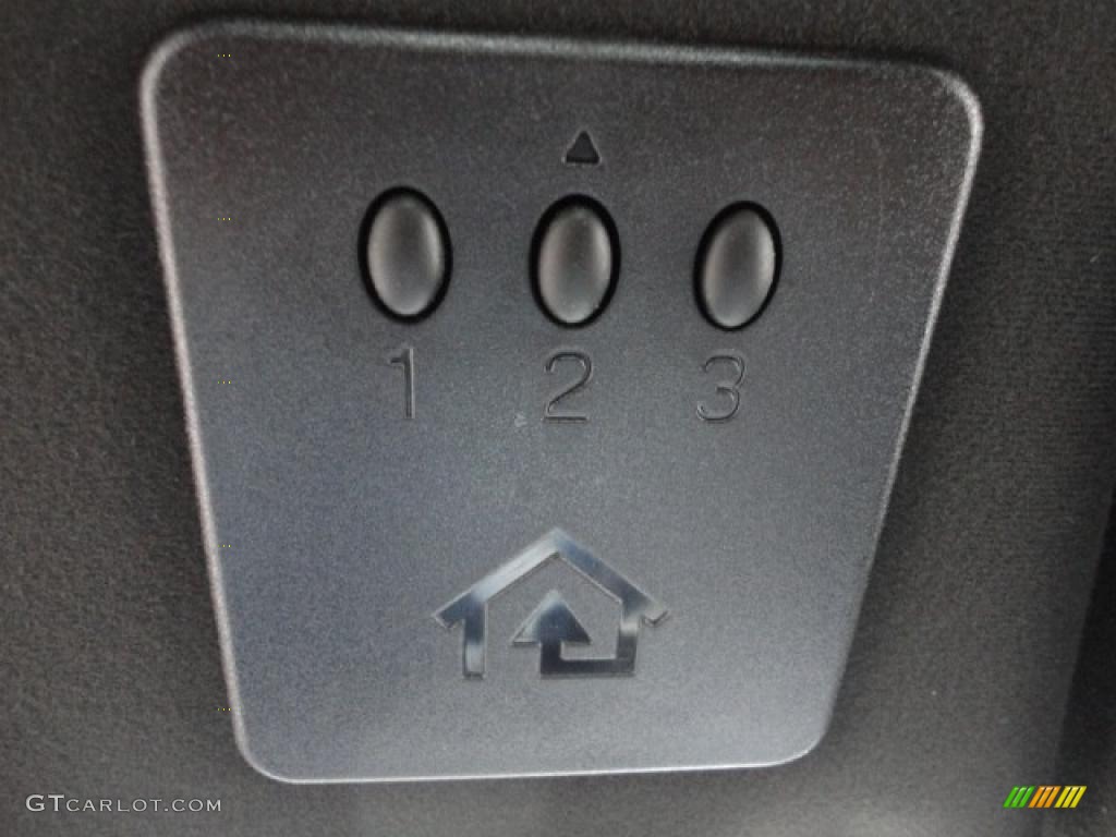 2011 Maserati GranTurismo S Automatic Controls Photo #43082026