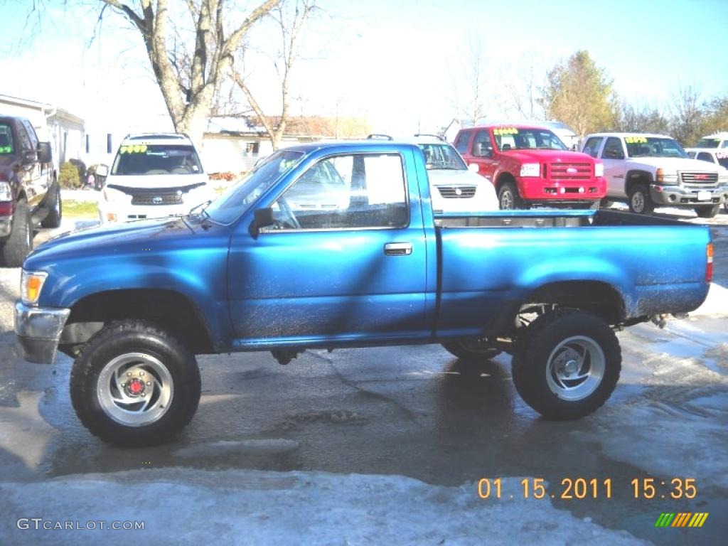 1993 Pickup Deluxe Regular Cab 4x4 - Blue Pearl Metallic / Gray photo #5