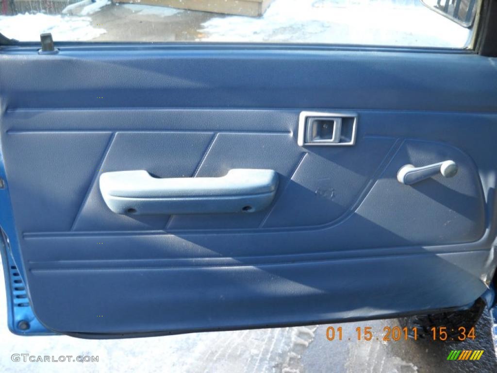 1993 Pickup Deluxe Regular Cab 4x4 - Blue Pearl Metallic / Gray photo #11