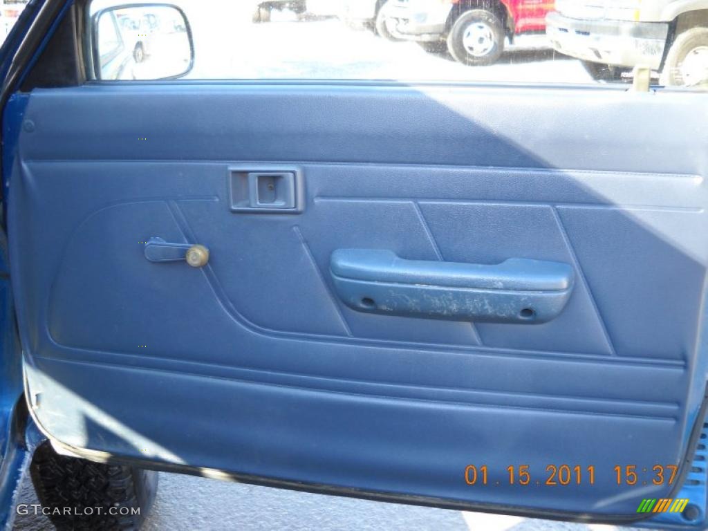 1993 Pickup Deluxe Regular Cab 4x4 - Blue Pearl Metallic / Gray photo #24