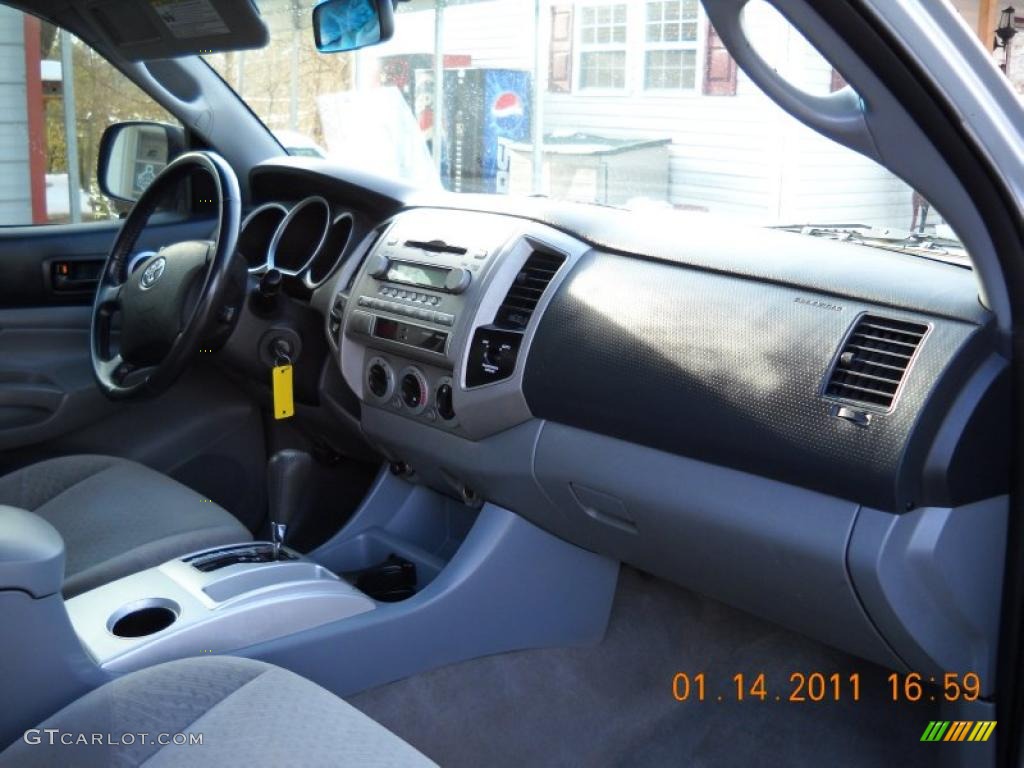 2005 Tacoma V6 TRD Access Cab 4x4 - Silver Streak Mica / Graphite Gray photo #24