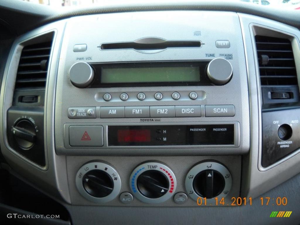 2005 Tacoma V6 TRD Access Cab 4x4 - Silver Streak Mica / Graphite Gray photo #26