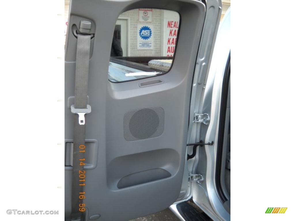 2005 Tacoma V6 TRD Access Cab 4x4 - Silver Streak Mica / Graphite Gray photo #35