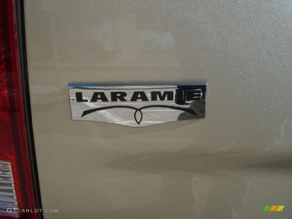 2011 Ram 1500 Laramie Crew Cab 4x4 - White Gold / Light Pebble Beige/Bark Brown photo #16