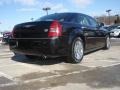 Brilliant Black - 300 C HEMI Photo No. 3