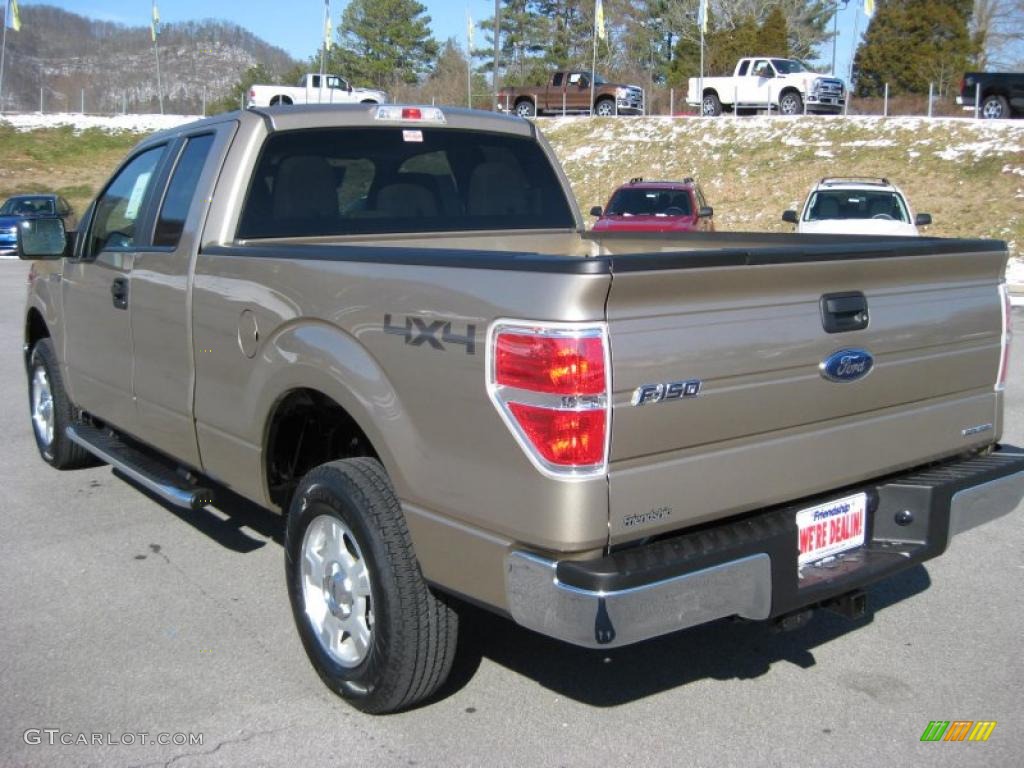 2011 F150 XLT SuperCab 4x4 - Pale Adobe Metallic / Pale Adobe photo #8