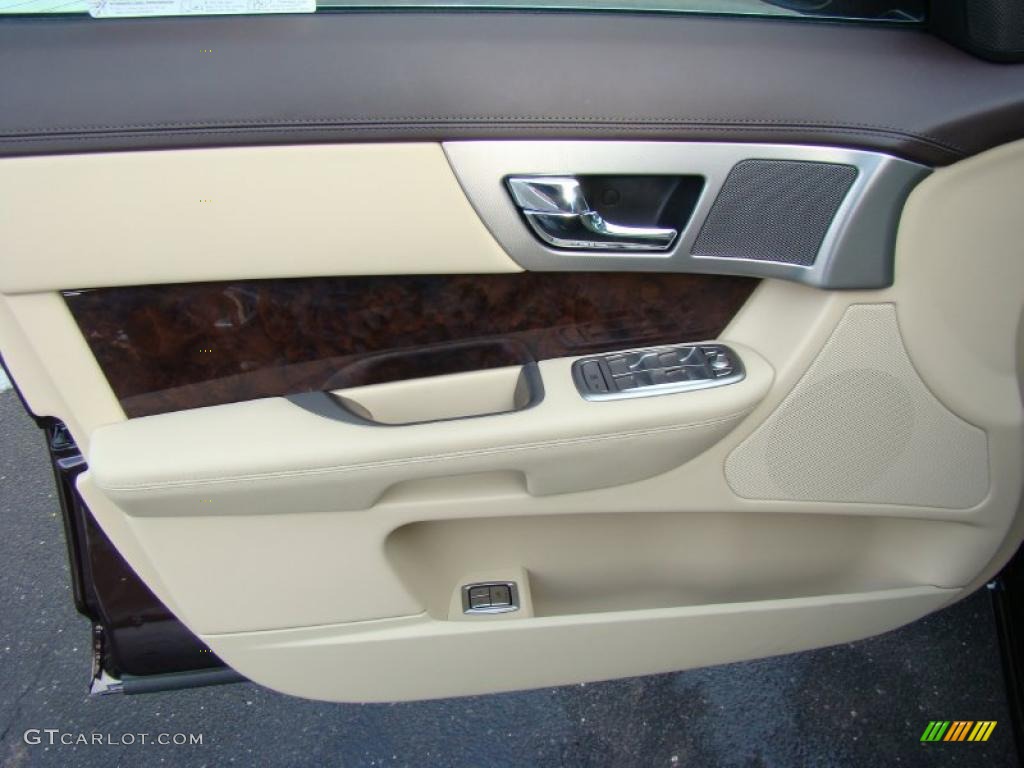 2011 Jaguar XF Premium Sport Sedan Barley Beige/Truffle Brown Door Panel Photo #43091292