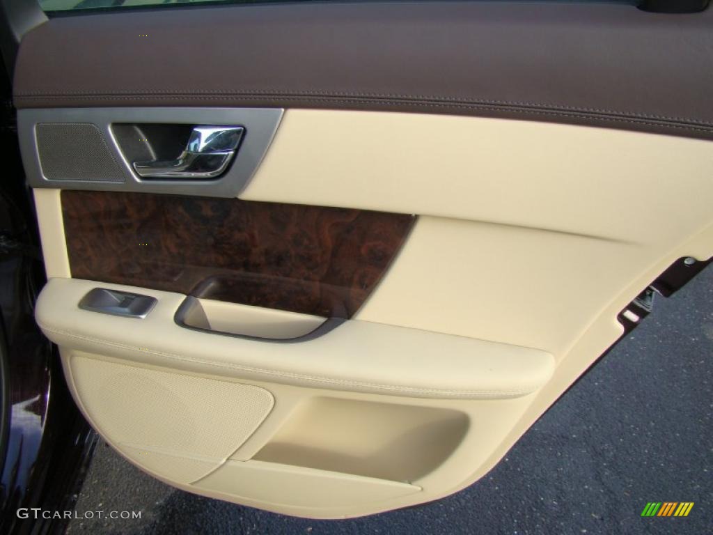 2011 Jaguar XF Premium Sport Sedan Barley Beige/Truffle Brown Door Panel Photo #43091440