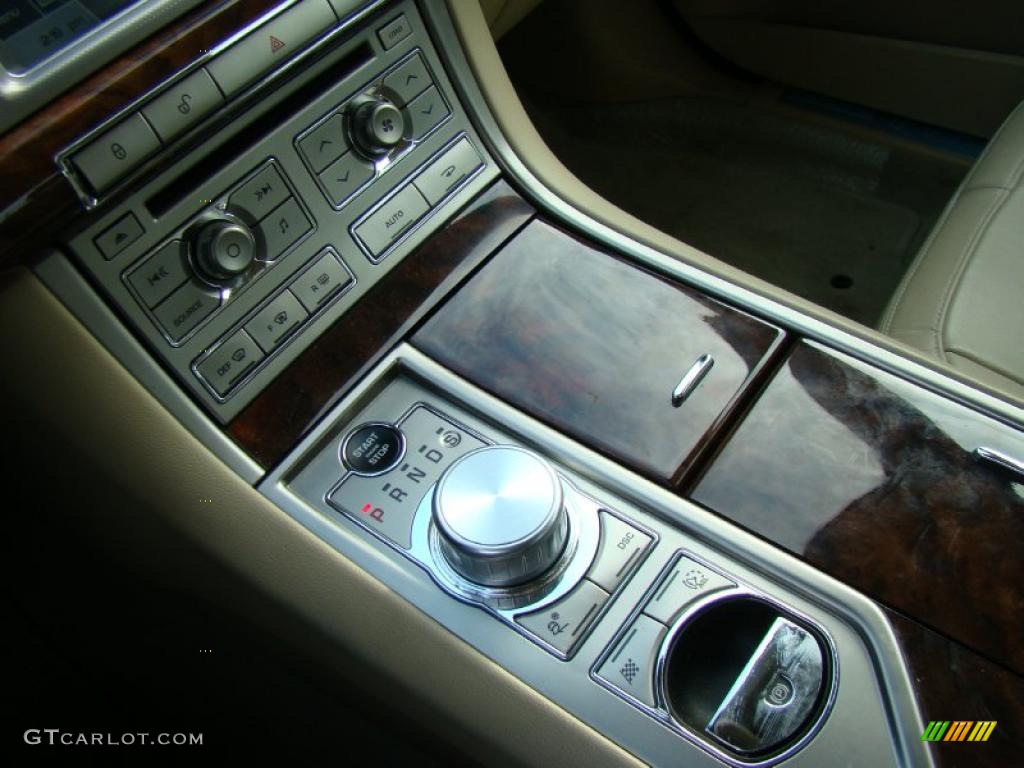 2011 Jaguar XF Sport Sedan Controls Photo #43091820