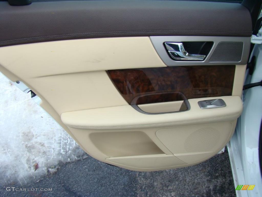 2011 Jaguar XF Sport Sedan Barley Beige/Truffle Brown Door Panel Photo #43091836