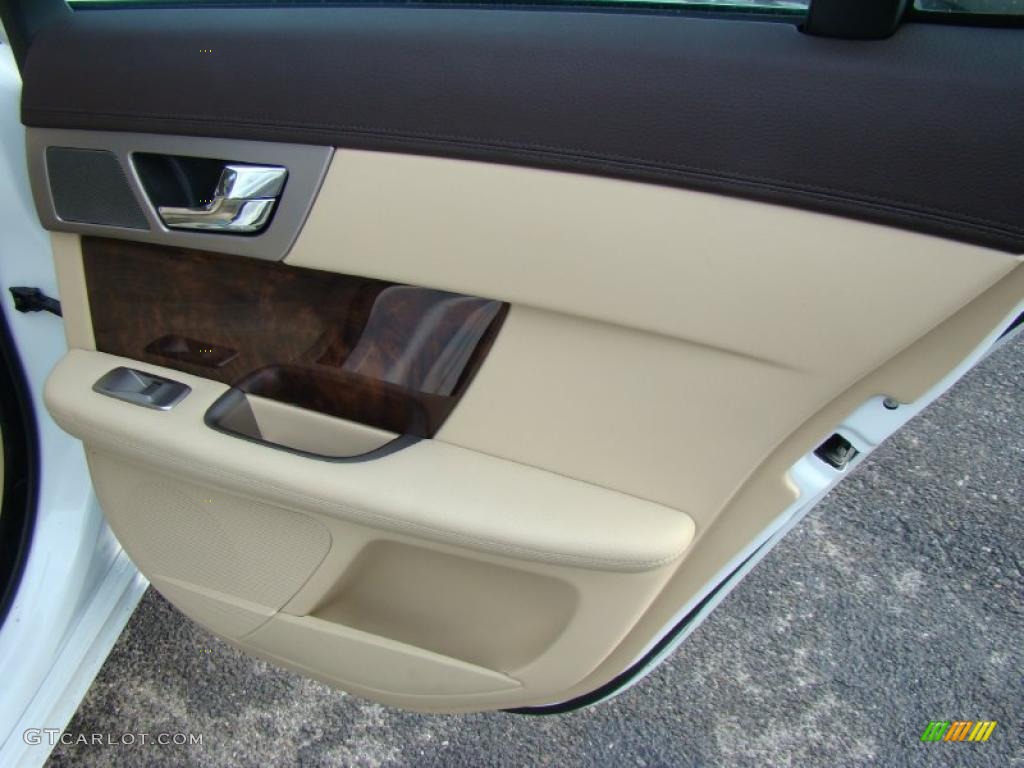 2011 Jaguar XF Sport Sedan Barley Beige/Truffle Brown Door Panel Photo #43091872
