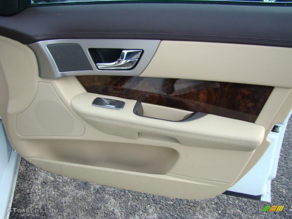2011 Jaguar XF Sport Sedan Barley Beige/Truffle Brown Door Panel Photo #43091900