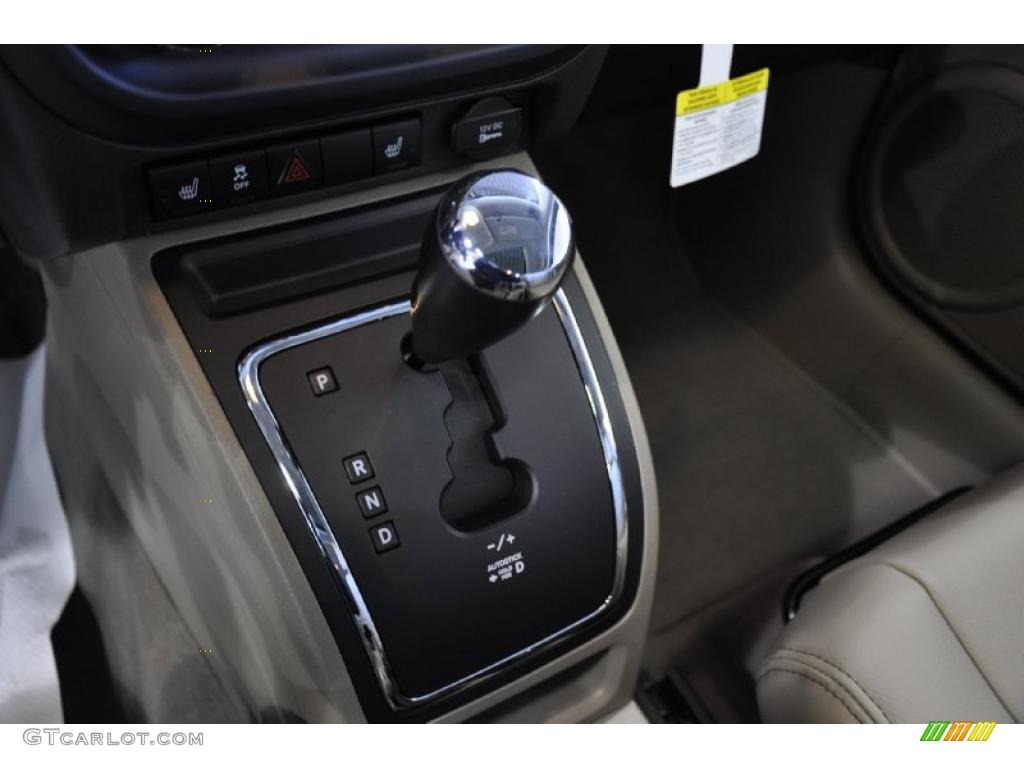 2011 Jeep Compass 2.4 Limited CVT Automatic Transmission Photo #43092848