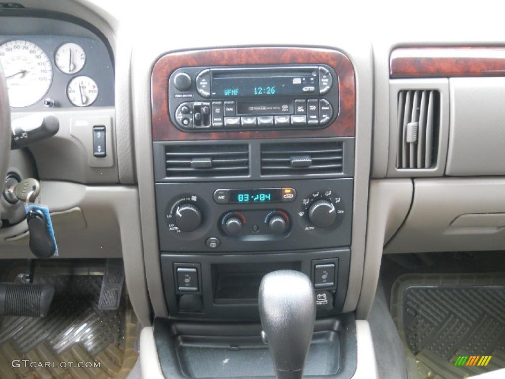 2003 Grand Cherokee Limited - Light Pewter Metallic / Sandstone photo #15