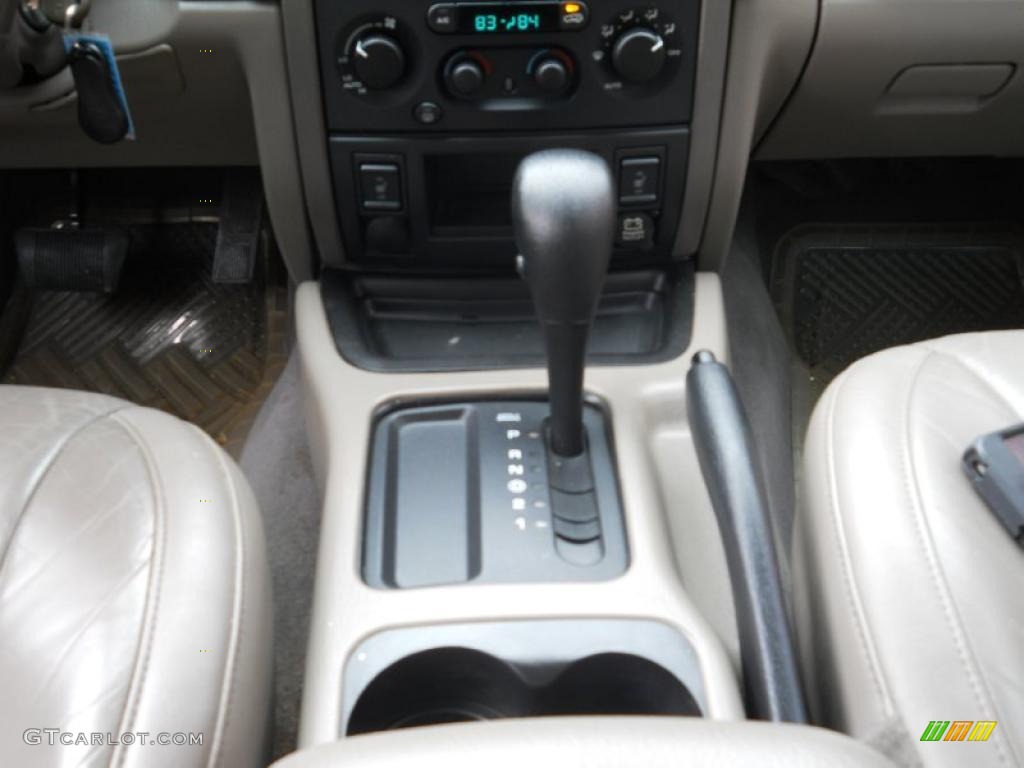 2003 Grand Cherokee Limited - Light Pewter Metallic / Sandstone photo #16