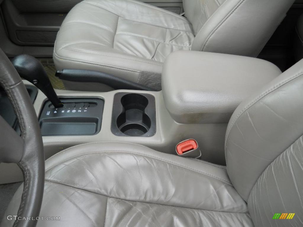 2003 Grand Cherokee Limited - Light Pewter Metallic / Sandstone photo #24