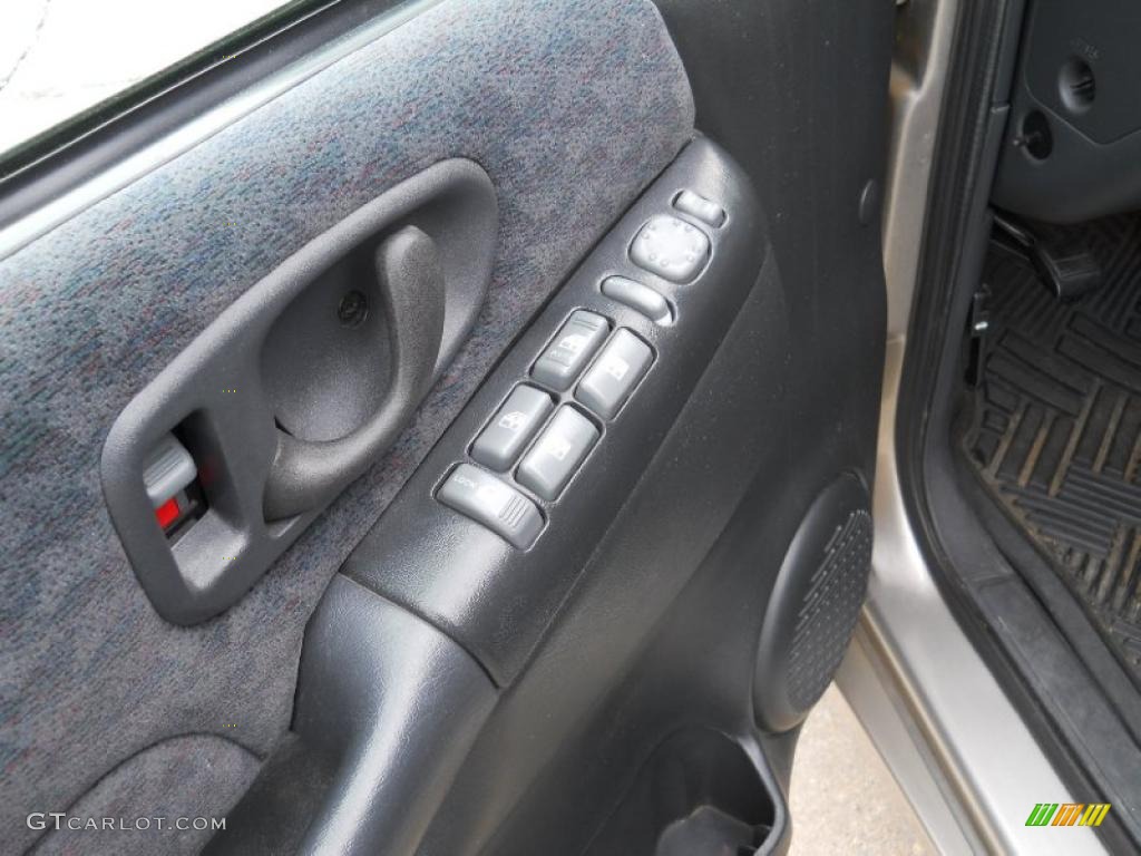 2000 GMC Jimmy SLE Controls Photo #43096668