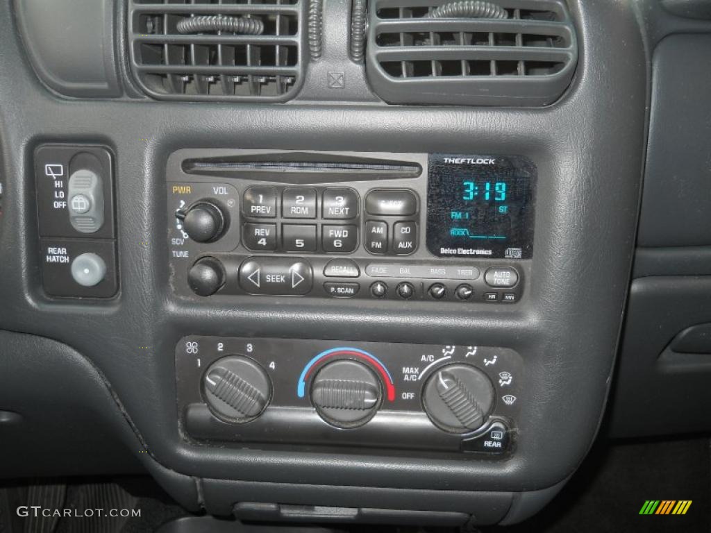 2000 GMC Jimmy SLE Controls Photo #43096756