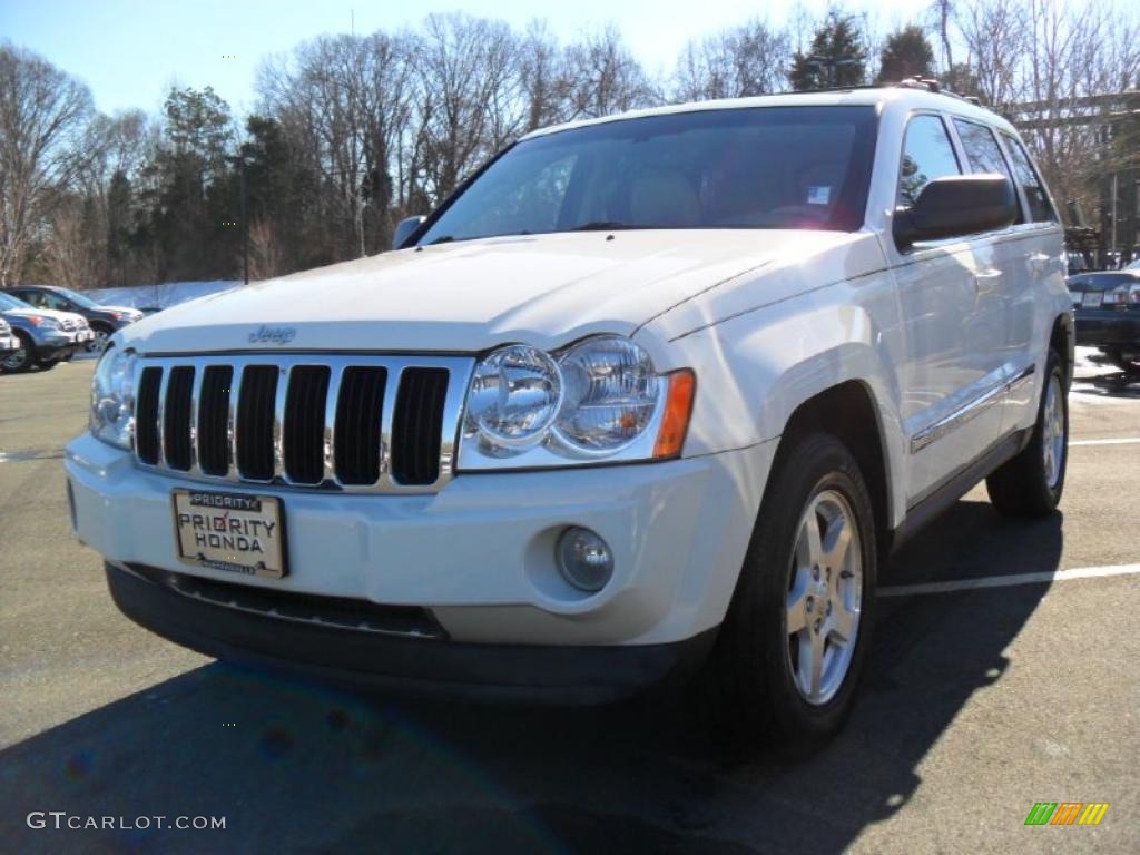 2005 Grand Cherokee Limited - Stone White / Dark Khaki/Light Graystone photo #1