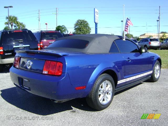 2007 Mustang V6 Deluxe Convertible - Vista Blue Metallic / Light Graphite photo #3