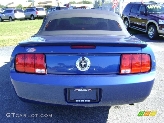 2007 Mustang V6 Deluxe Convertible - Vista Blue Metallic / Light Graphite photo #4