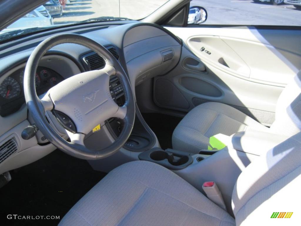 Medium Graphite Interior 2000 Ford Mustang V6 Coupe Photo #43112304