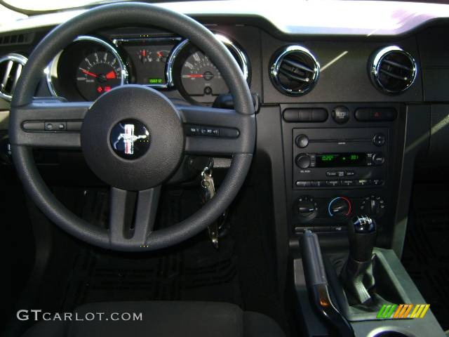 2007 Mustang V6 Deluxe Convertible - Vista Blue Metallic / Light Graphite photo #19