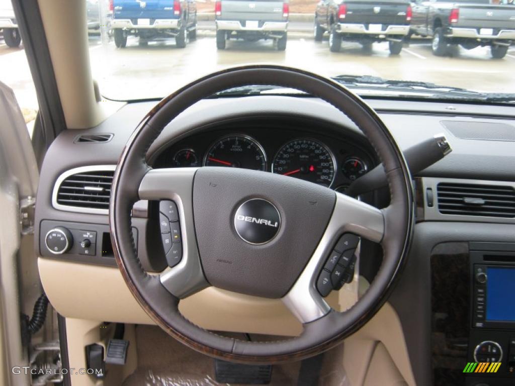 2011 GMC Yukon Denali Cocoa/Light Cashmere Steering Wheel Photo #43115921